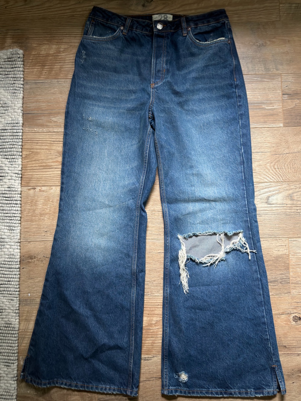 We The Free Crvy Wide Leg Distressed Blue Denim Jeans Size 28